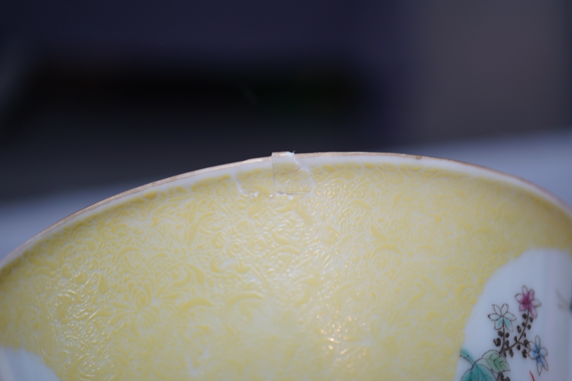 A pair of Chinese yellow sgraffito ground medallion bowls, Guangxu mark, early 20th century